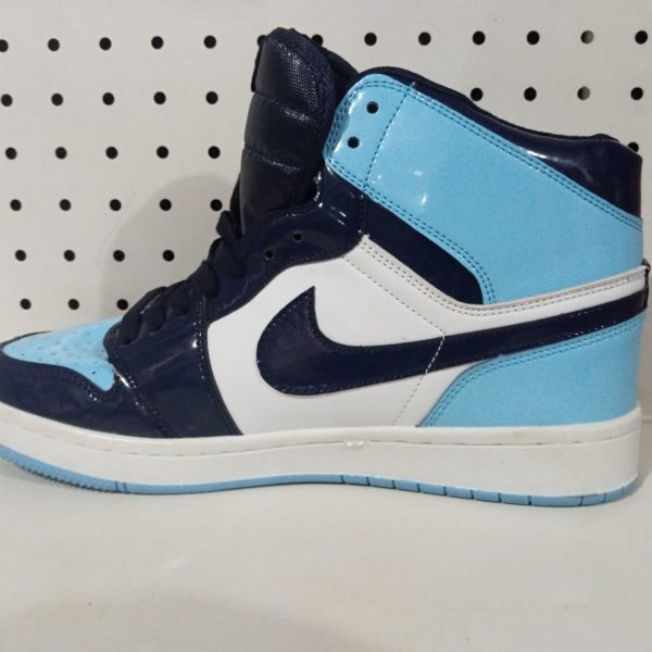 Cute Nike Shoes, Hype shoes for men... size 43