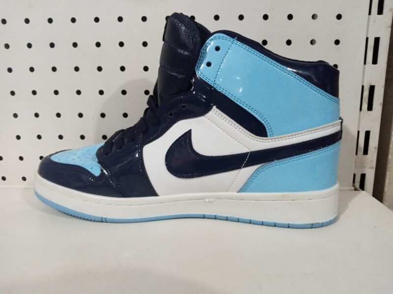 Cute Nike Shoes, Hype shoes for men... size 43