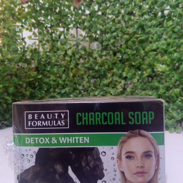 Beauty Formulas Detox and Whiten Charcoal Soap. -200g