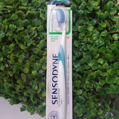 Sensodyne daily care toothbrush Medium