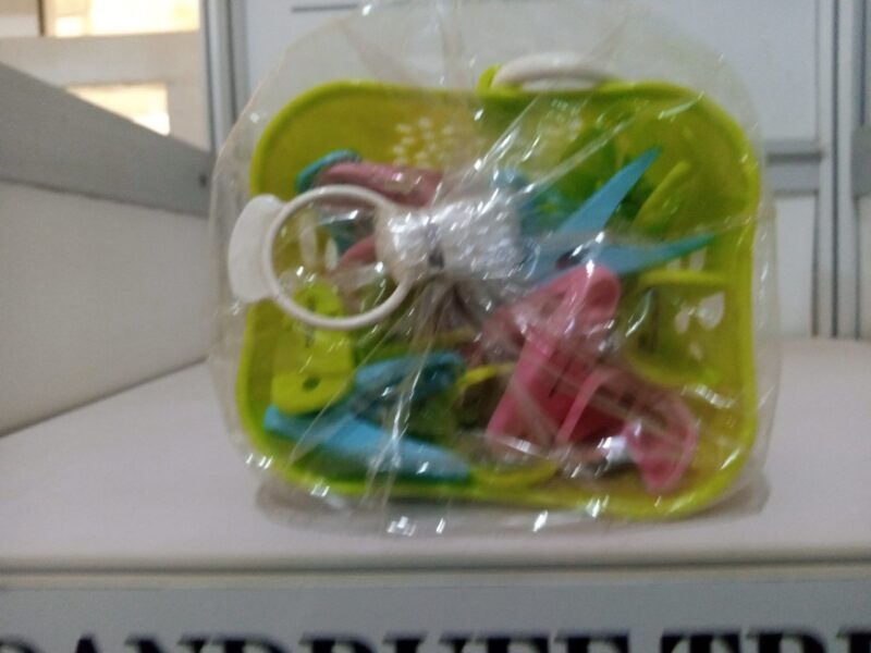 Cloth clips with basket 24pcs - Image 2