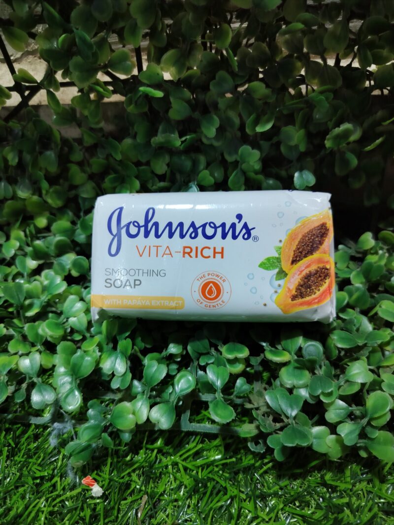 Johnson's Vita-Rich Smoothing Soap with Papaya extract. 175g