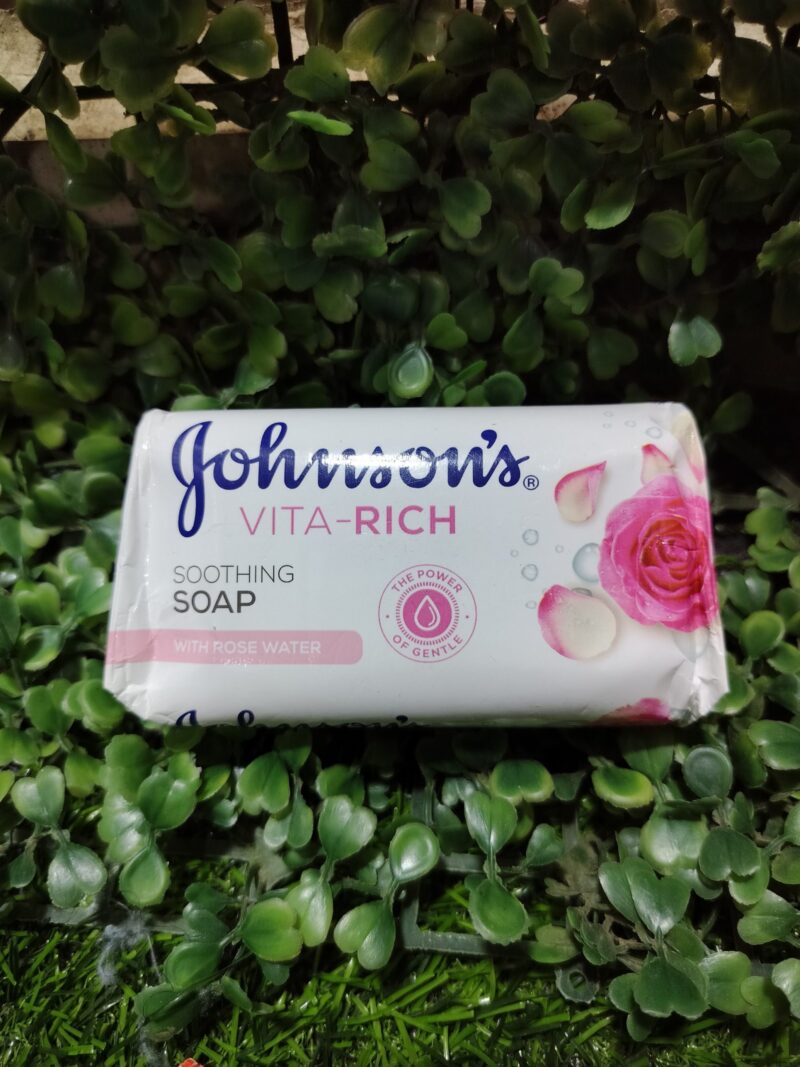 Johnson's Vita-Rich Smoothing Soap with Rose water. 175g