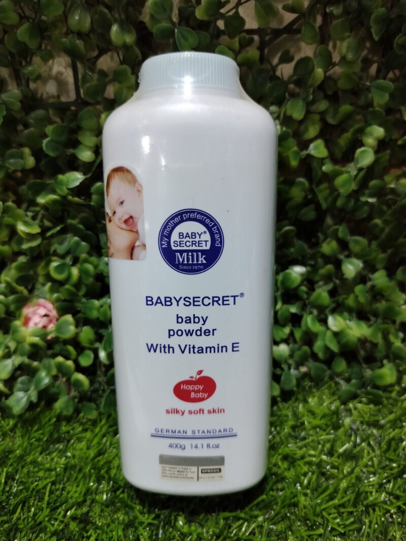 Baby Secret baby powder with vitamin E for silky soft skin. 400g