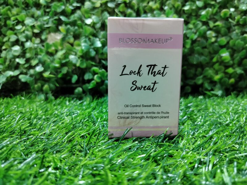 Blossom makeup Lock That Sweat oil control.