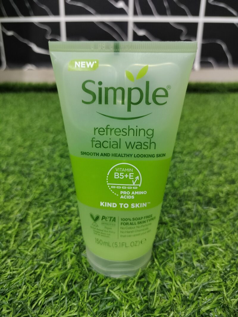 SIMPLE Refreshing Facial Wash (150ml)