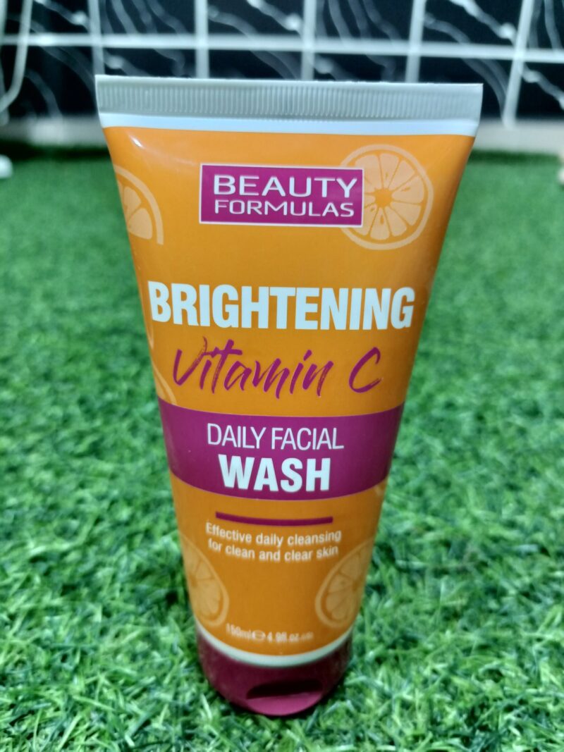 Beauty Formulas Brightening Vitamin C Daily Facial Wash (150ml).