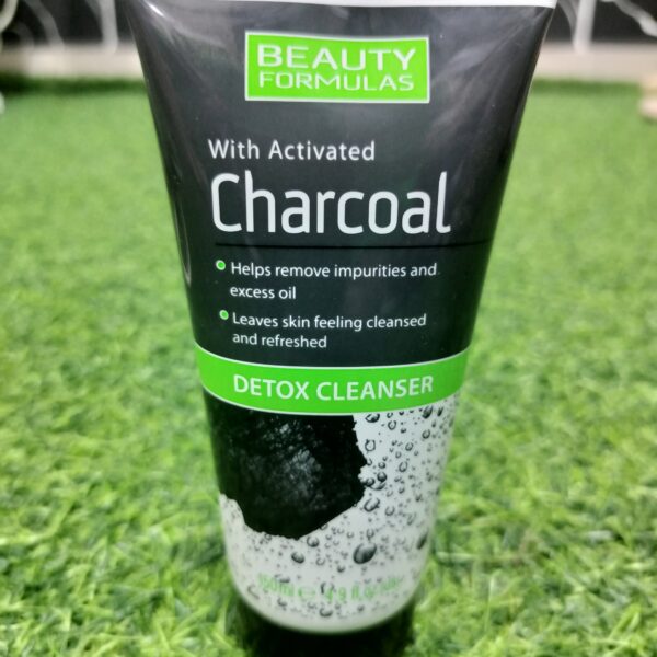 Beauty Formulas Charcoal Detox Cleanser (150ml)
