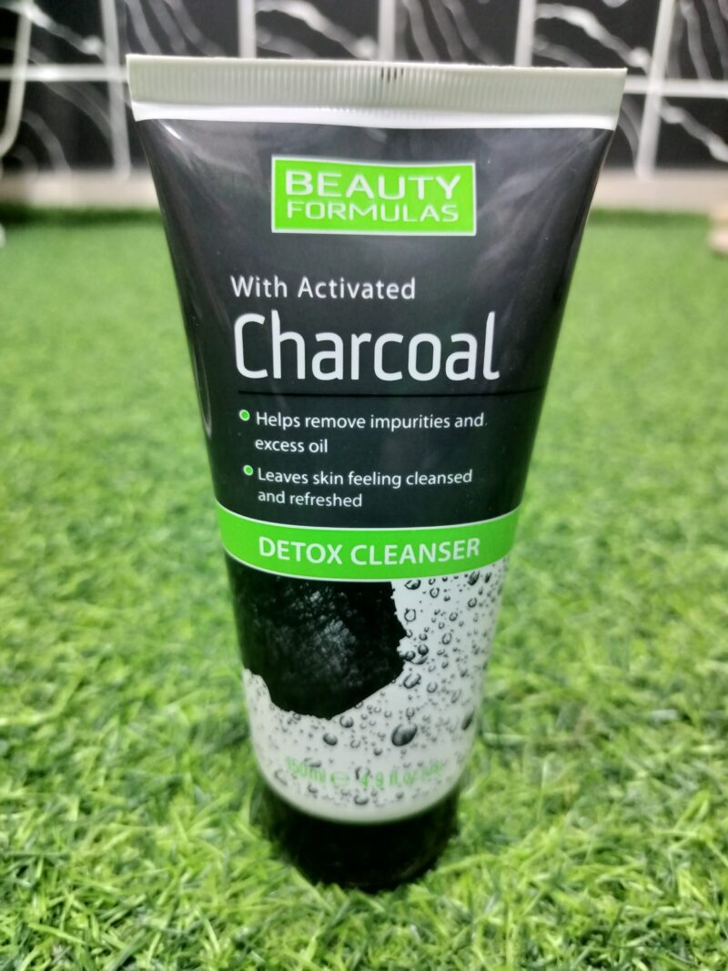 Beauty Formulas Charcoal Detox Cleanser (150ml)