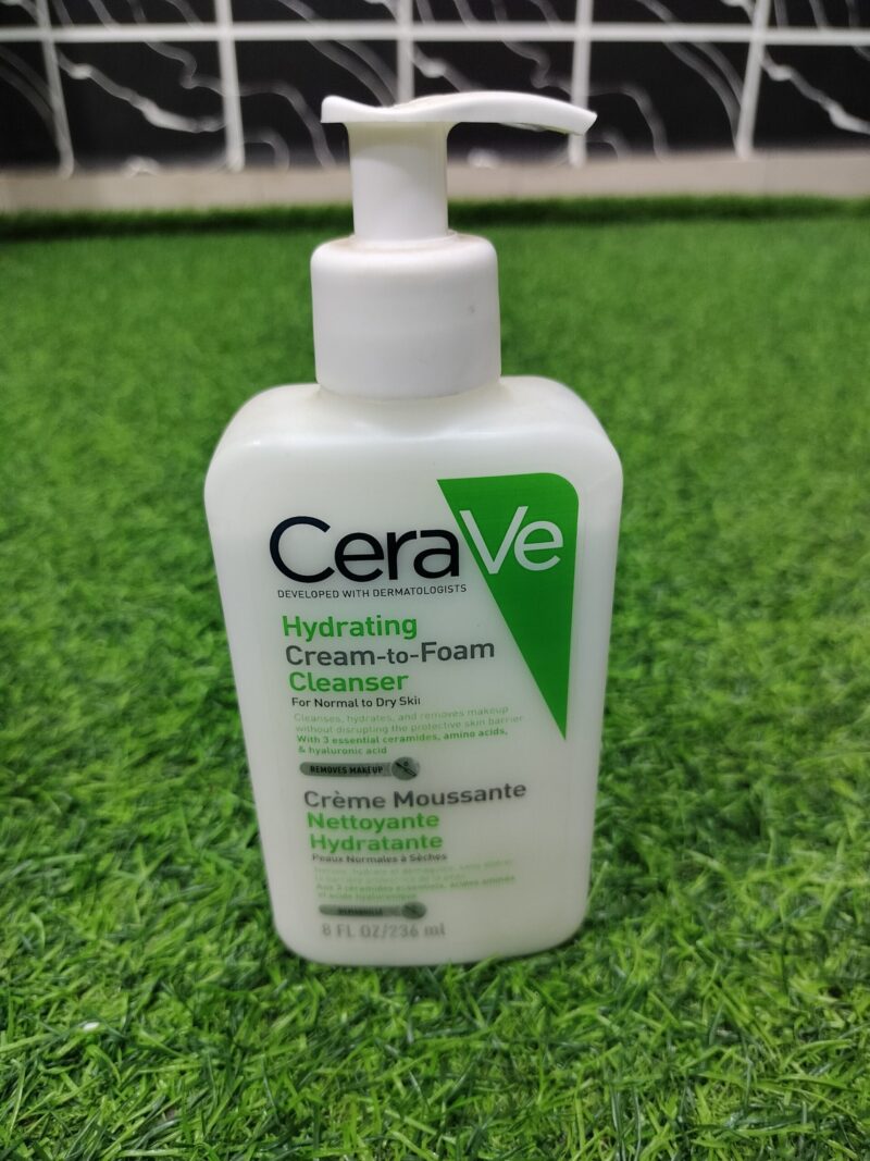 Cerave Hydrating Cream-to-Foam Cleanser for Normal Dry Skin (236ml).