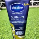 Vaseline GLUTA-HYA Serum Burst Lotion.