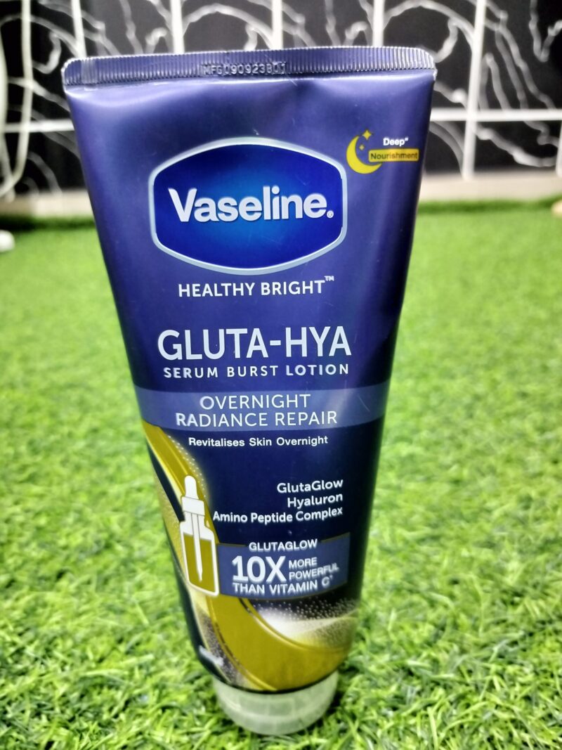 Vaseline GLUTA-HYA Serum Burst Lotion.