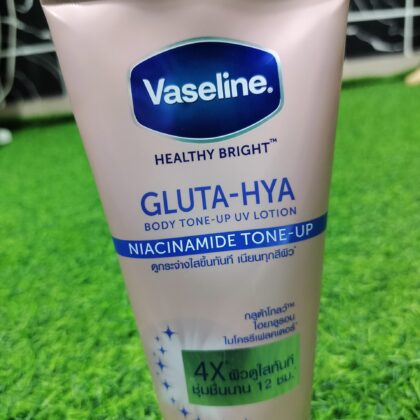 Vaseline GLUTA-HYA Body Tone-up UV Lotion (300ml).