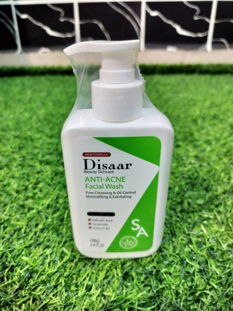 Disaar Beauty Skincare Anti-Acne Facial Wash (200g).