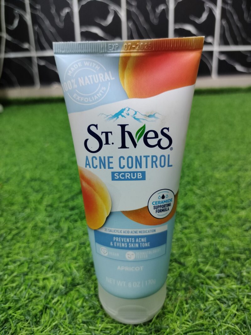 St. Ives Acne Control Scrub (170g).