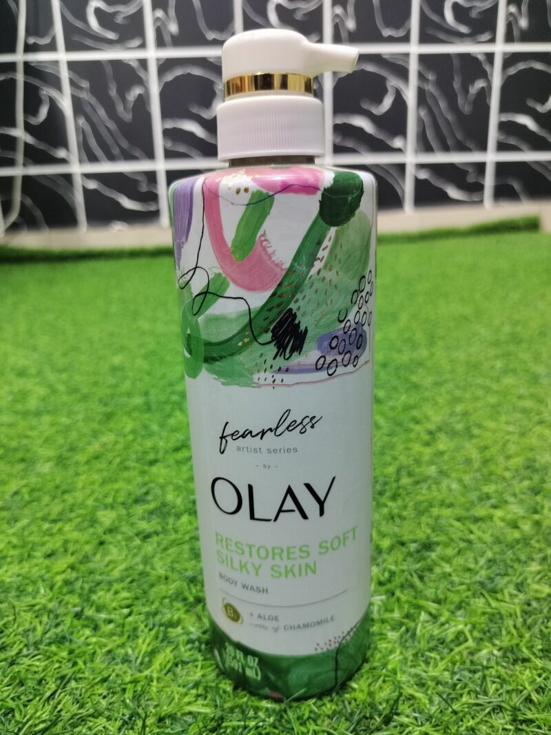 Olay Fearless Artist Series Body Wash (591ml).