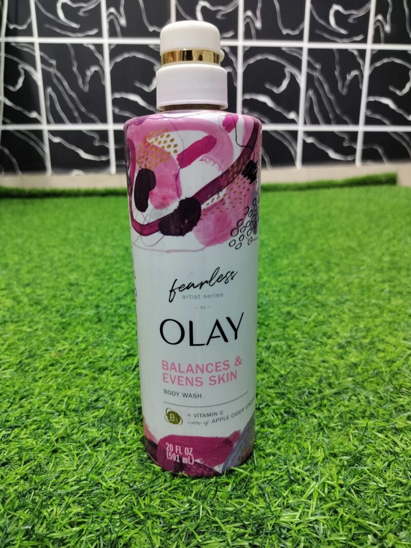 Olay Fearless Artist Series Body Wash (591ml).