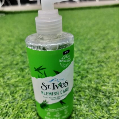 St. Ives Blemish Care Daily Facial Cleanser Tea Tree (200ml).