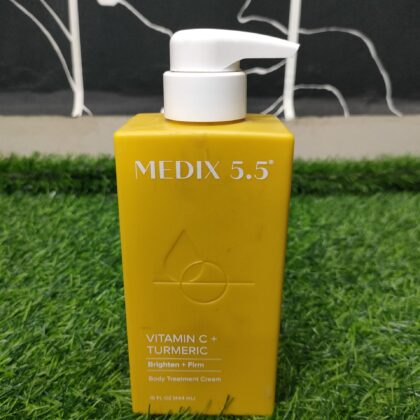 Medix 5.5 Vitamin C + Turmeric Body Treatment Cream (444ml).