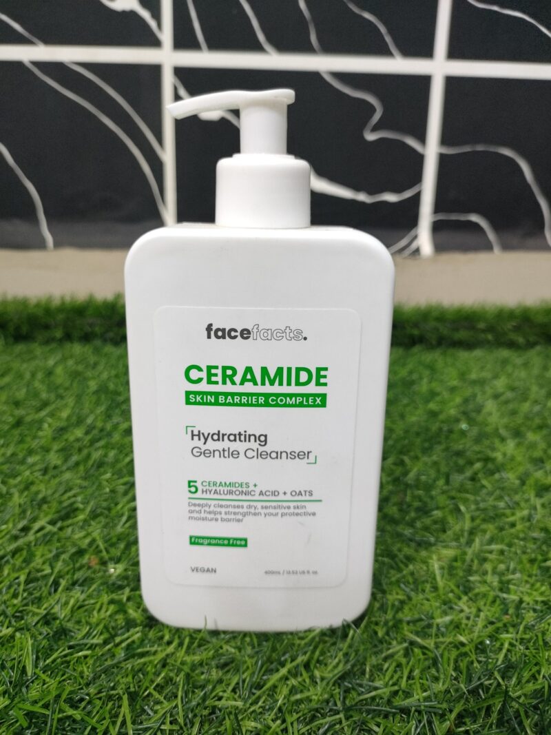 Face Facts Ceramide Skin Barrier Complex Hydrating Gentle Cleanser (400ml).