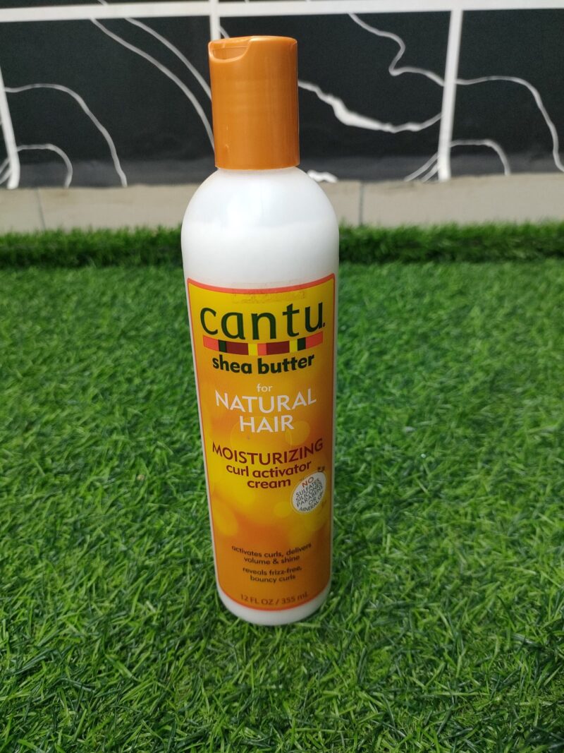 Cantu Shea Butter for Natural Hair Moisturizing Curl Activator Cream (355ml).