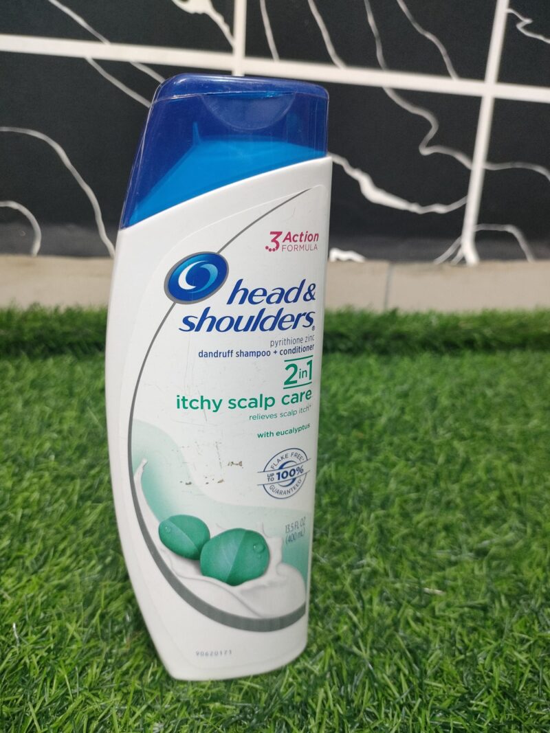 3 Action Formula head & Shoulders 2 in 1 Itchy Scalp Care Dandruff shampoo + Conditioner (400ml).