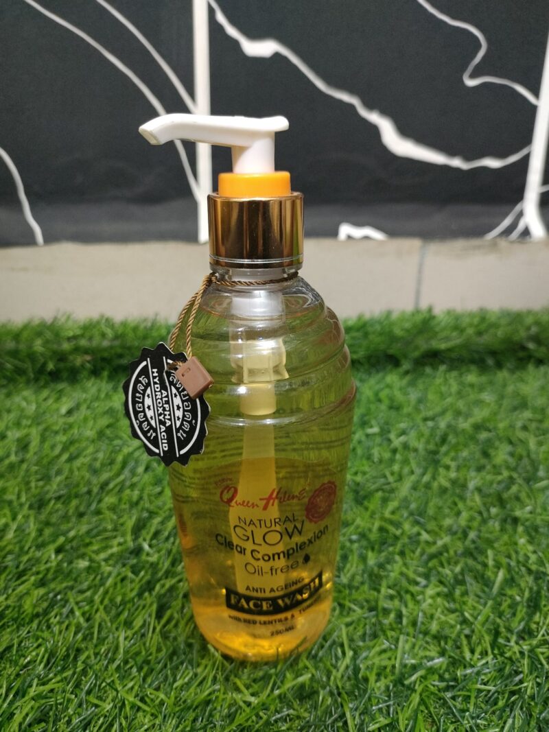 Queen Helene Natural Glow Anti-aging Face Wash (250ml).