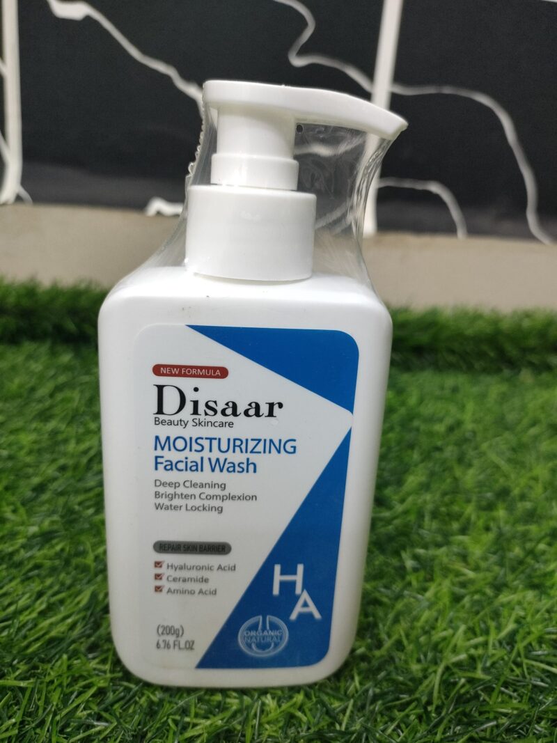 Disaar Moisturizing Facial Wash (200g).