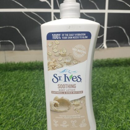 St. Ives Soothing Body Lotion Oatmeal & Sheabutter (621ml).
