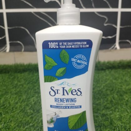 St.Ives Renewing Body Lotion Collagen & Elastin (621ml).