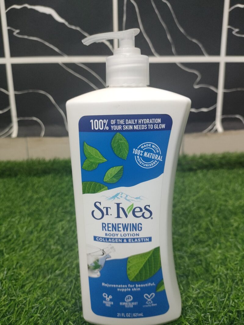 St.Ives Renewing Body Lotion Collagen & Elastin (621ml).